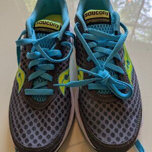NEW Saucony Women Spectrum Running Shoes Size 7